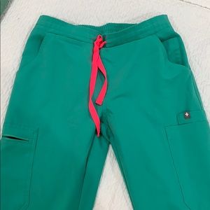 Figs straight leg XS surgical green scrubs